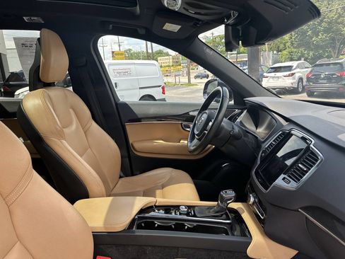 Used 2017 Volvo XC90 T6 Momentum w/ Vision Package AWD/4WD image 9