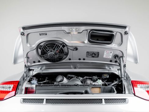 Used 2010 Porsche 911 GT3 RWD image 7