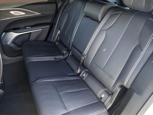 Used 2024 Cadillac Lyriq Sport image 22