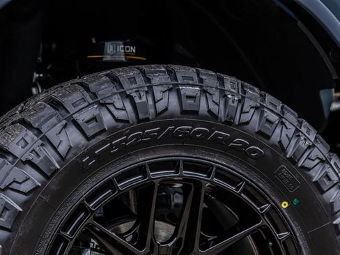 New 2025 Ford Bronco Badlands image 19