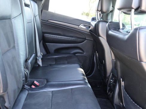 Used 2019 Jeep Grand Cherokee Altitude AWD/4WD image 16