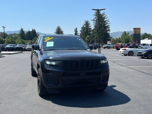 Used 2021 Jeep Grand Cherokee L Laredo AWD/4WD image 2