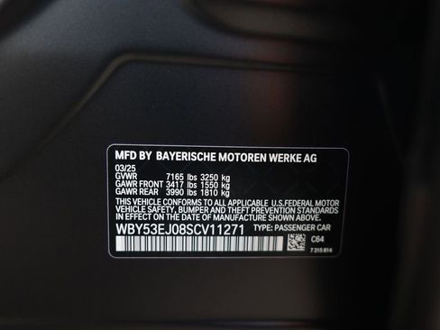 Used 2025 BMW i7 xDrive60 w/ Executive Package image 45