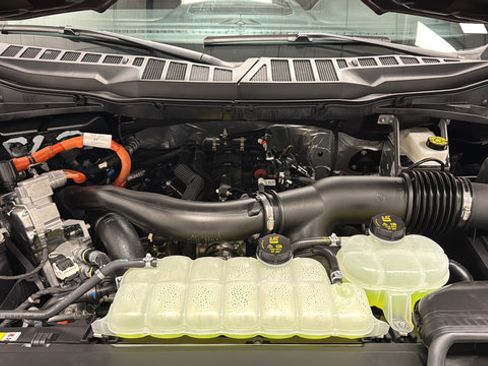 Used 2025 Ford F150 Lariat w/ Equipment Group 501A Mid AWD/4WD image 26