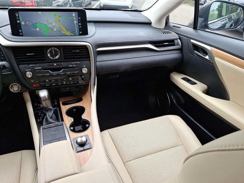 Used 2022 Lexus RX 350L Premium w/ Premium Package AWD/4WD image 11