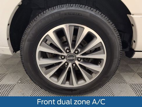 Used 2015 Lincoln Navigator L 2WD image 20