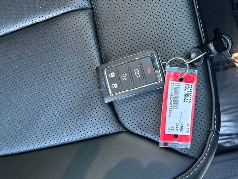 New 2025 Jeep Grand Cherokee L Limited w/ Luxury Tech Group II image 32