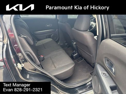 Used 2017 Honda HR-V LX image 8