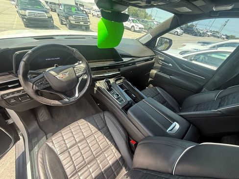 Used 2024 Cadillac Escalade V AWD/4WD image 8