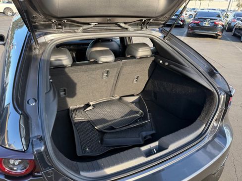 Used 2021 MAZDA MAZDA3 s image 21