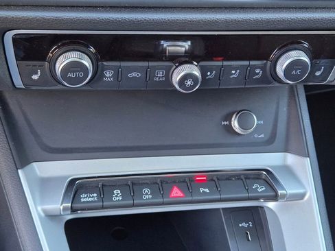 Used 2025 Audi Q3 2.0T Premium image 21