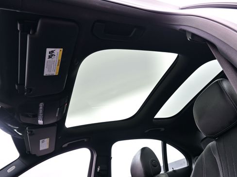 Used 2019 Mercedes-Benz E 300 4MATIC image 19