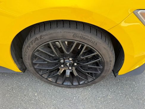 Used 2017 Ford Mustang GT Premium w/ GT Performance Package RWD image 32