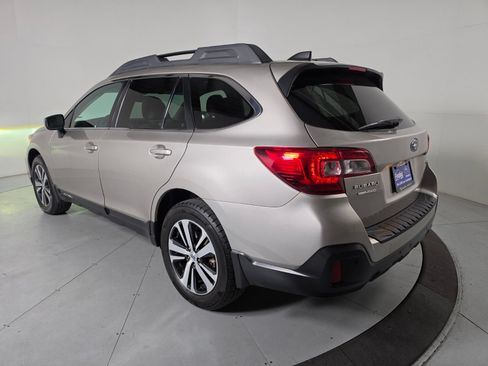 Used 2018 Subaru Outback 2.5i Limited AWD/4WD image 3