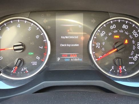 Used 2019 Toyota RAV4 XLE Premium image 26