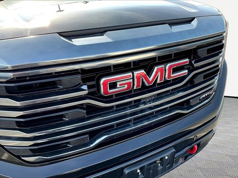 Used 2024 GMC Sierra 1500 AT4 w/ Technology Package AWD/4WD image 29