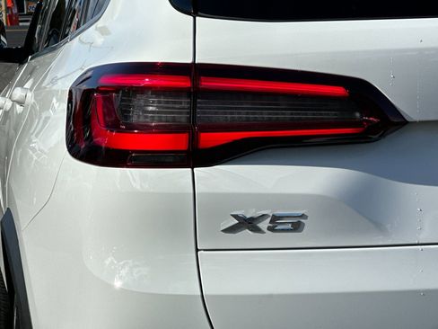 Used 2021 BMW X5 sDrive40i w/ Premium Package 2 image 27