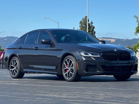 Used 2023 BMW 530e w/ M Sport Package RWD image 2