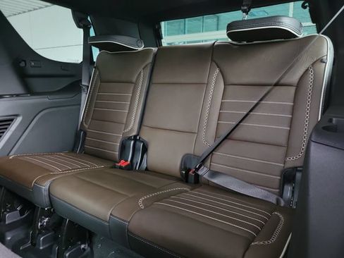 Used 2025 GMC Yukon Denali Ultimate AWD/4WD image 24
