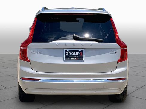 Used 2025 Volvo XC90 B5 Core AWD/4WD image 5
