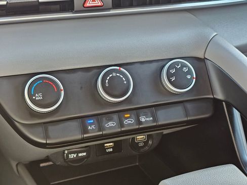 Used 2023 Hyundai Elantra SE image 22