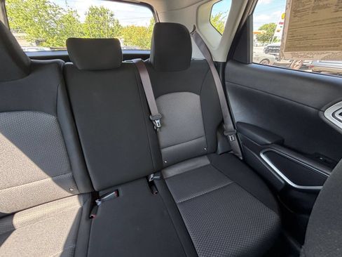 Used 2025 Kia Soul LX w/ LX Technology Package FWD image 35