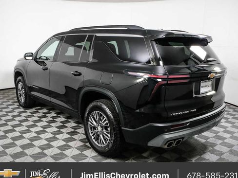 Used 2025 Chevrolet Traverse LT image 26
