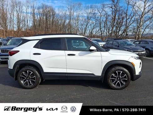 Used 2021 Chevrolet TrailBlazer ACTIV w/ Sun and Liftgate Package image 9