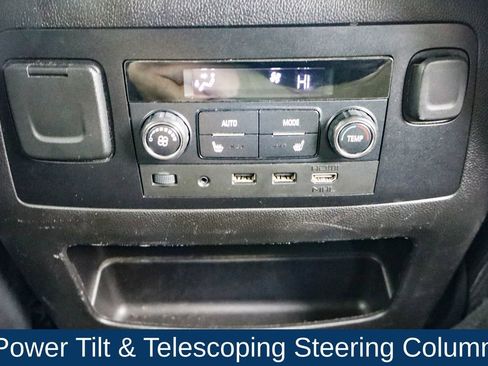 Used 2018 Chevrolet Suburban Premier image 20