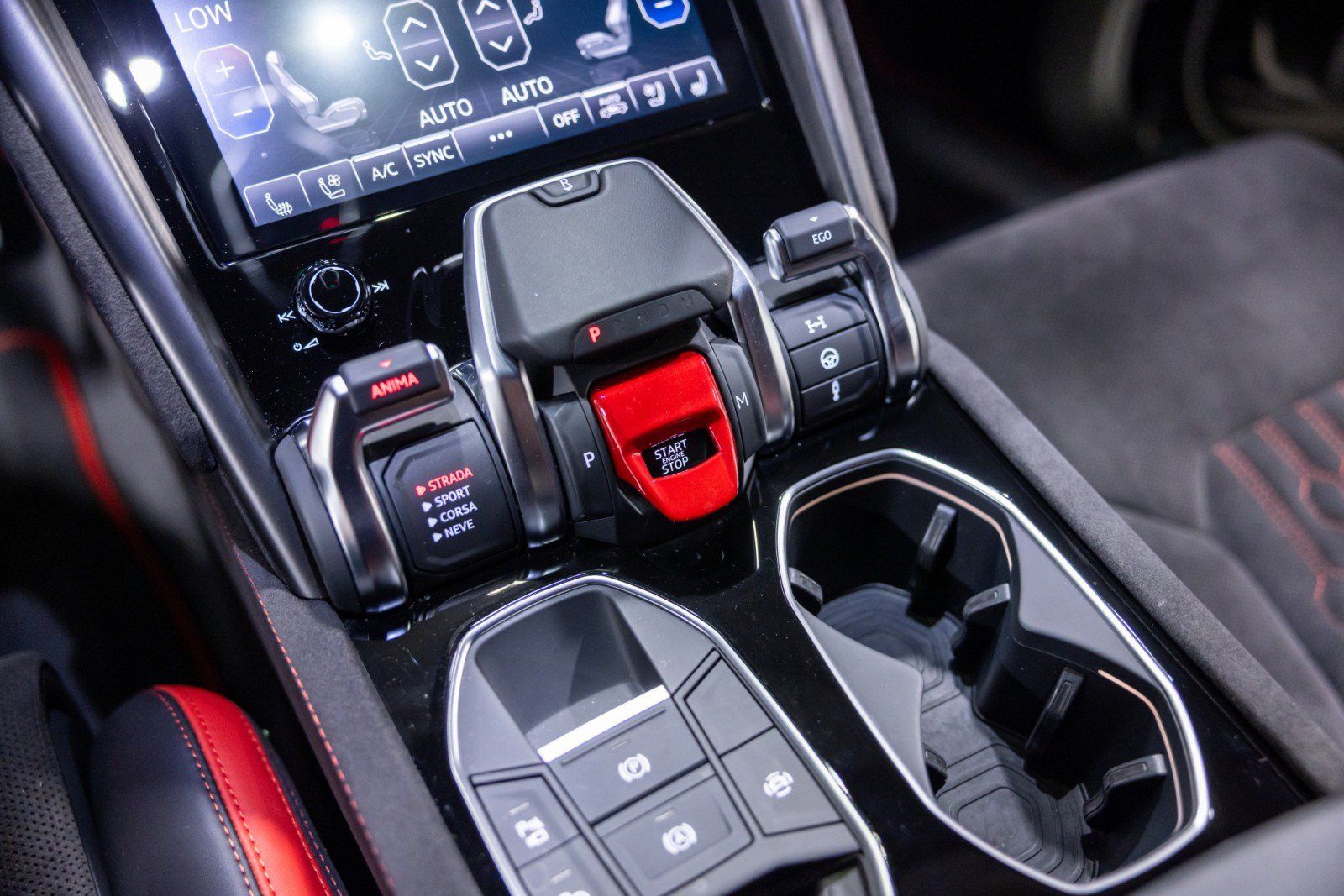 Used 2024 Lamborghini Urus S AWD/4WD image 46