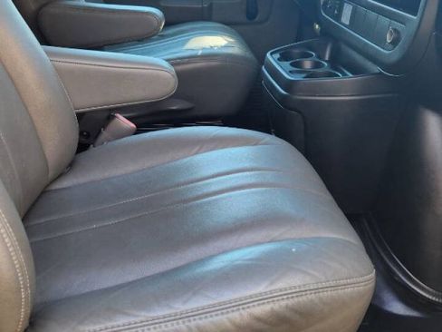 Used 2012 GMC Savana 2500 Extended RWD image 9