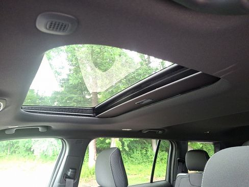 New 2025 Jeep Grand Cherokee L Laredo w/ Luxury Tech Group I image 9