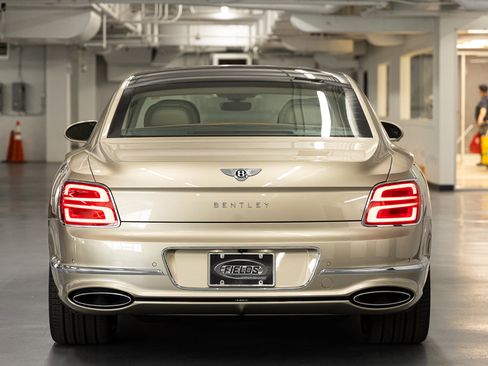 Used 2026 Bentley Flying Spur V8 AWD/4WD image 4