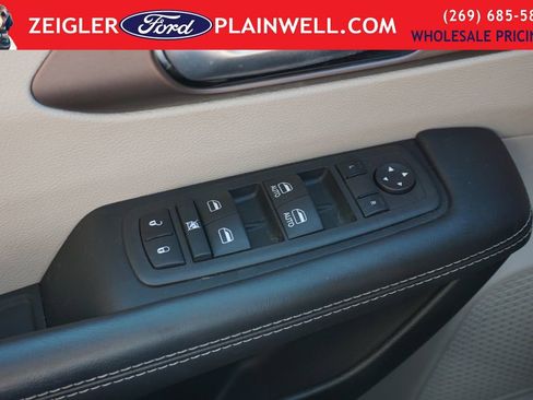 Used 2023 Chrysler Voyager LX FWD image 32
