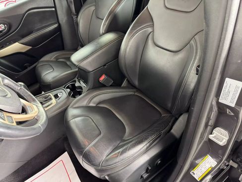 Used 2018 Jeep Cherokee Limited AWD/4WD image 33