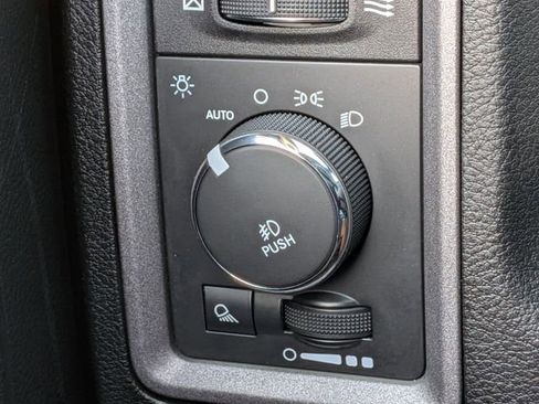 Used 2014 RAM 1500 Express image 26