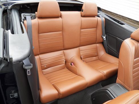 Used 2011 Ford Mustang Premium w/ 201A Rapid Spec Order Code image 20