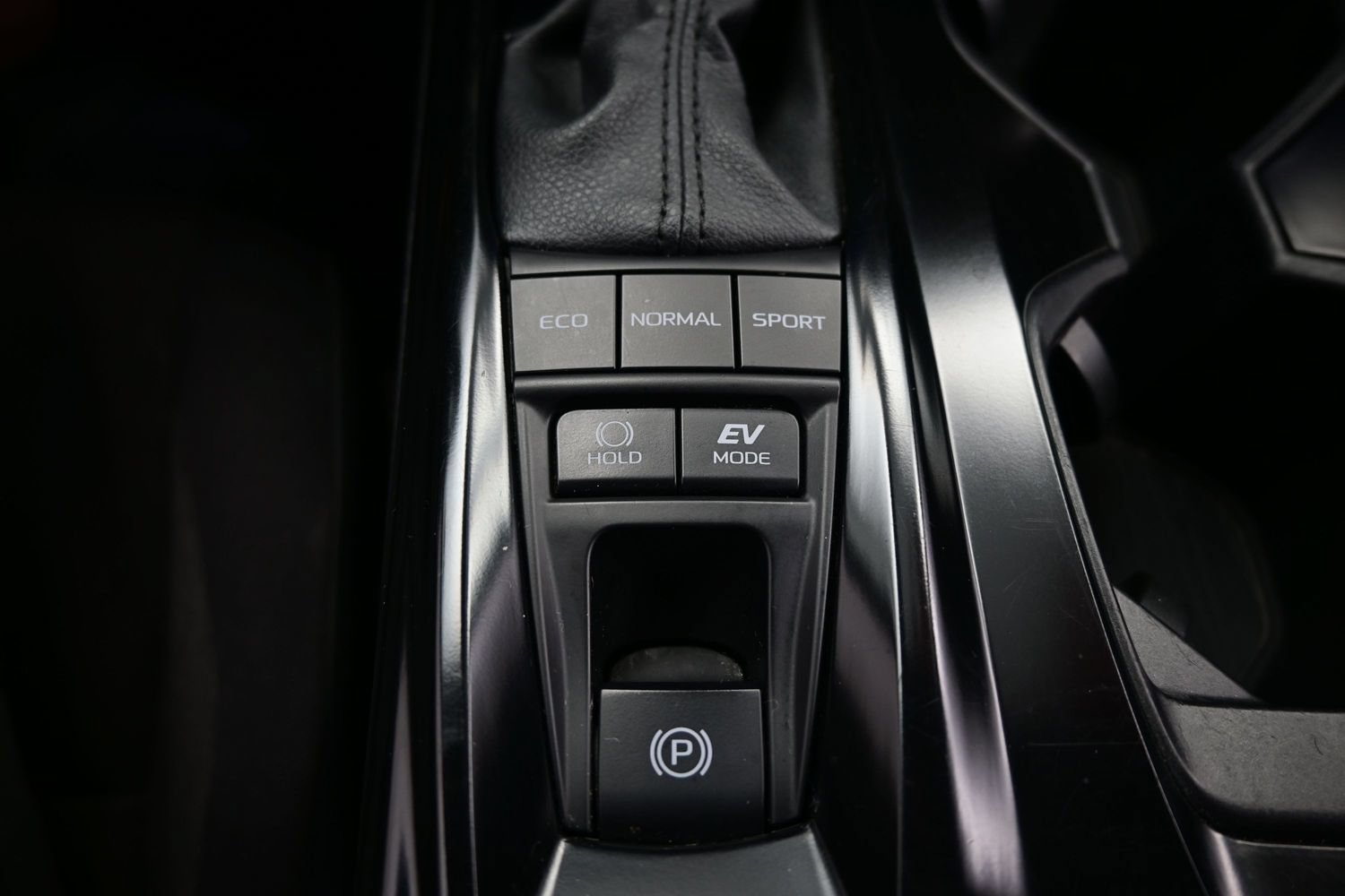 Used 2025 Toyota Camry LE FWD image 21