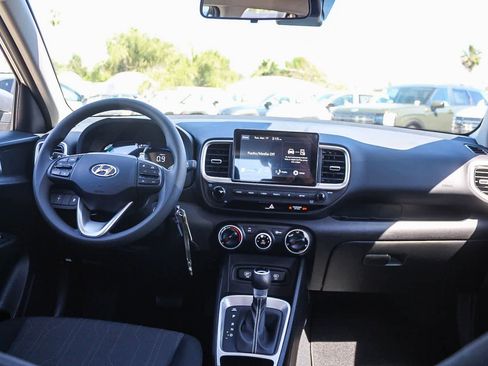New 2026 Hyundai Venue SE FWD image 17