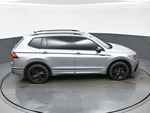 Used 2023 Volkswagen Tiguan SE R-Line FWD image 43