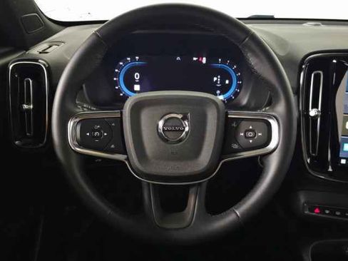 Used 2025 Volvo XC40 B5 Core image 20