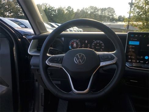 New 2026 Volkswagen Tiguan SE image 25