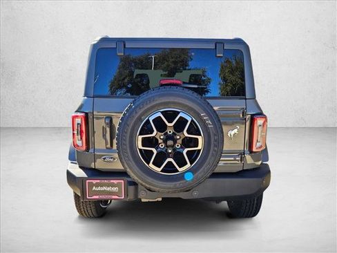 New 2025 Ford Bronco Outer Banks image 8