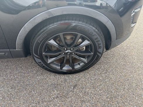 Certified 2019 Ford Explorer XLT w/ Equipment Group 202A image 20