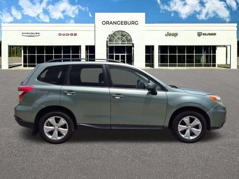 Used 2014 Subaru Forester 2.5i Premium w/ All-Weather Package AWD/4WD image 10