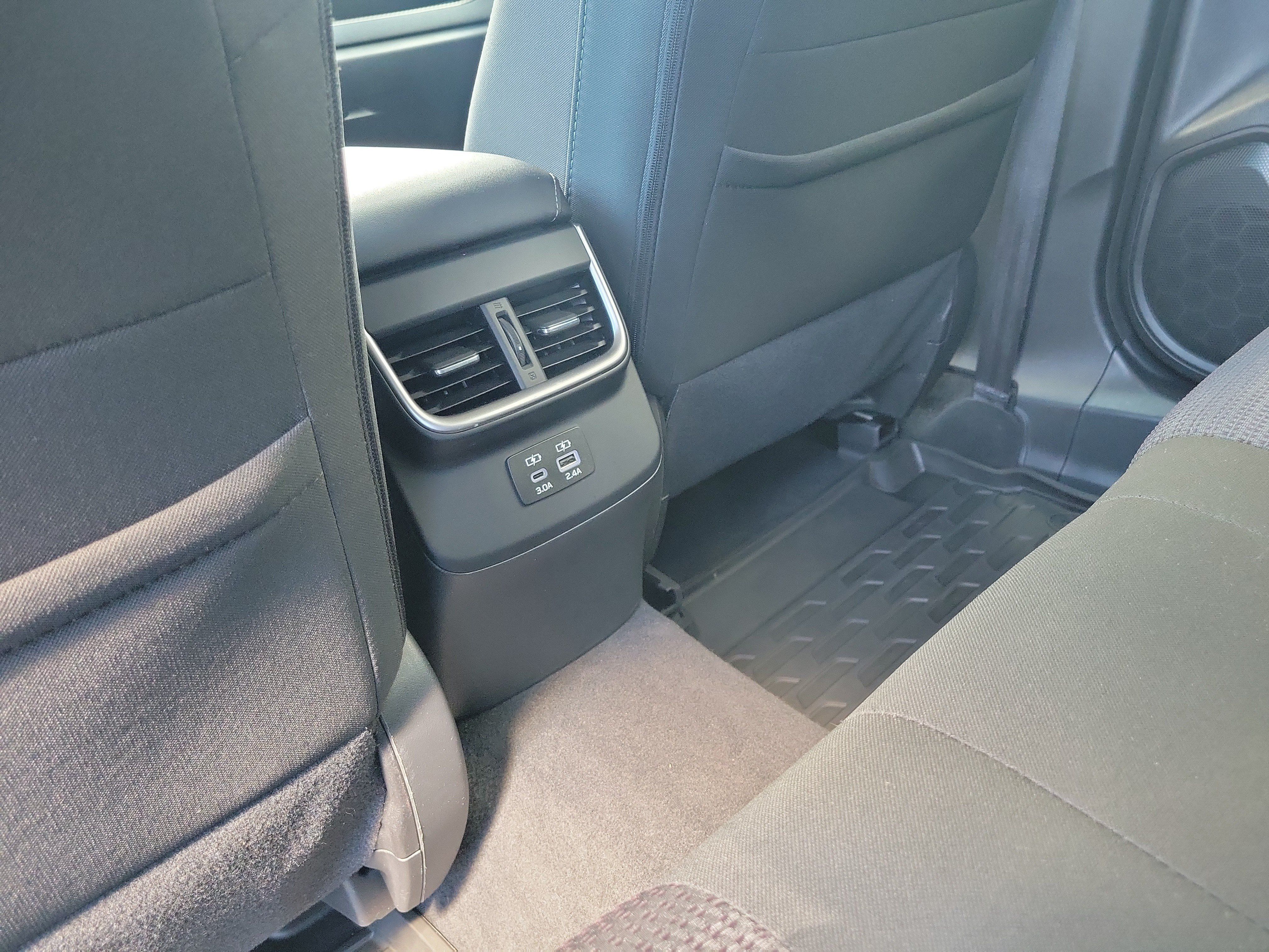 Used 2024 Subaru Outback Premium AWD/4WD image 14