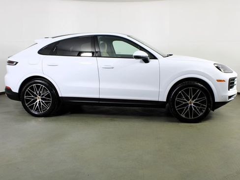New 2026 Porsche Cayenne Coupe AWD/4WD image 8