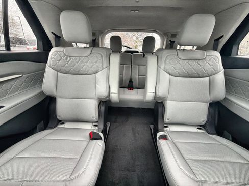 New 2026 Ford Explorer Platinum image 43