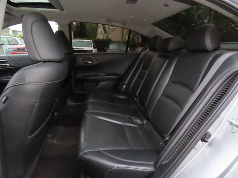 Used 2017 Honda Accord EX-L image 14