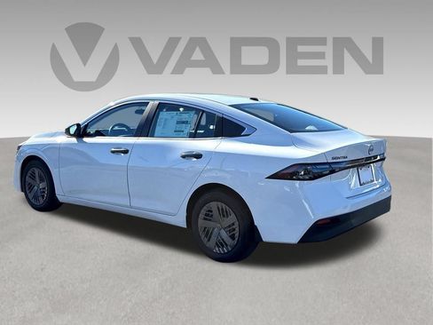 New 2026 Nissan Sentra SV w/ SV Convenience Package FWD image 32